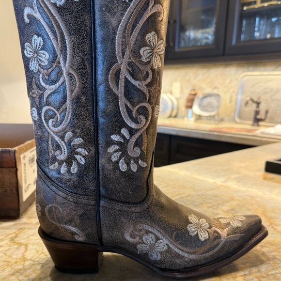 Circle G Black Multi Color Floral Embroidered Boots NWT Size 7 - Picture 6 of 10